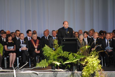 Peter Whittall, Chief Executive of Pike River Coal Limited, addresses the gathering.