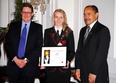 Heidi Haringa, Gisborne Girls’ High School, receives her award.